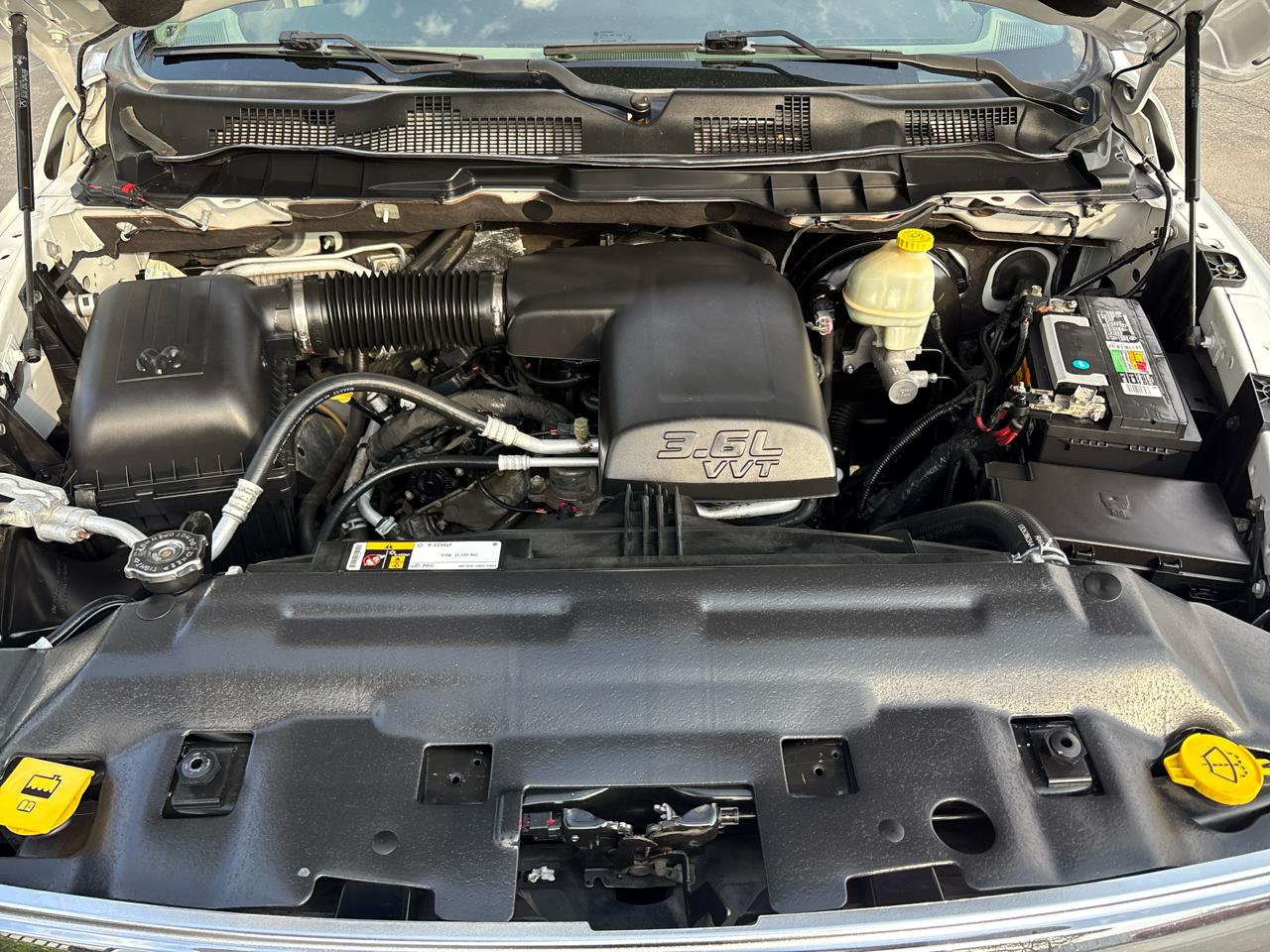 RAM 1500 4WD Crew Cab 140.5" Big Horn 2016