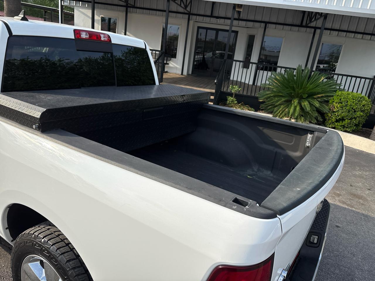 RAM 1500 4WD Crew Cab 140.5" Big Horn 2016