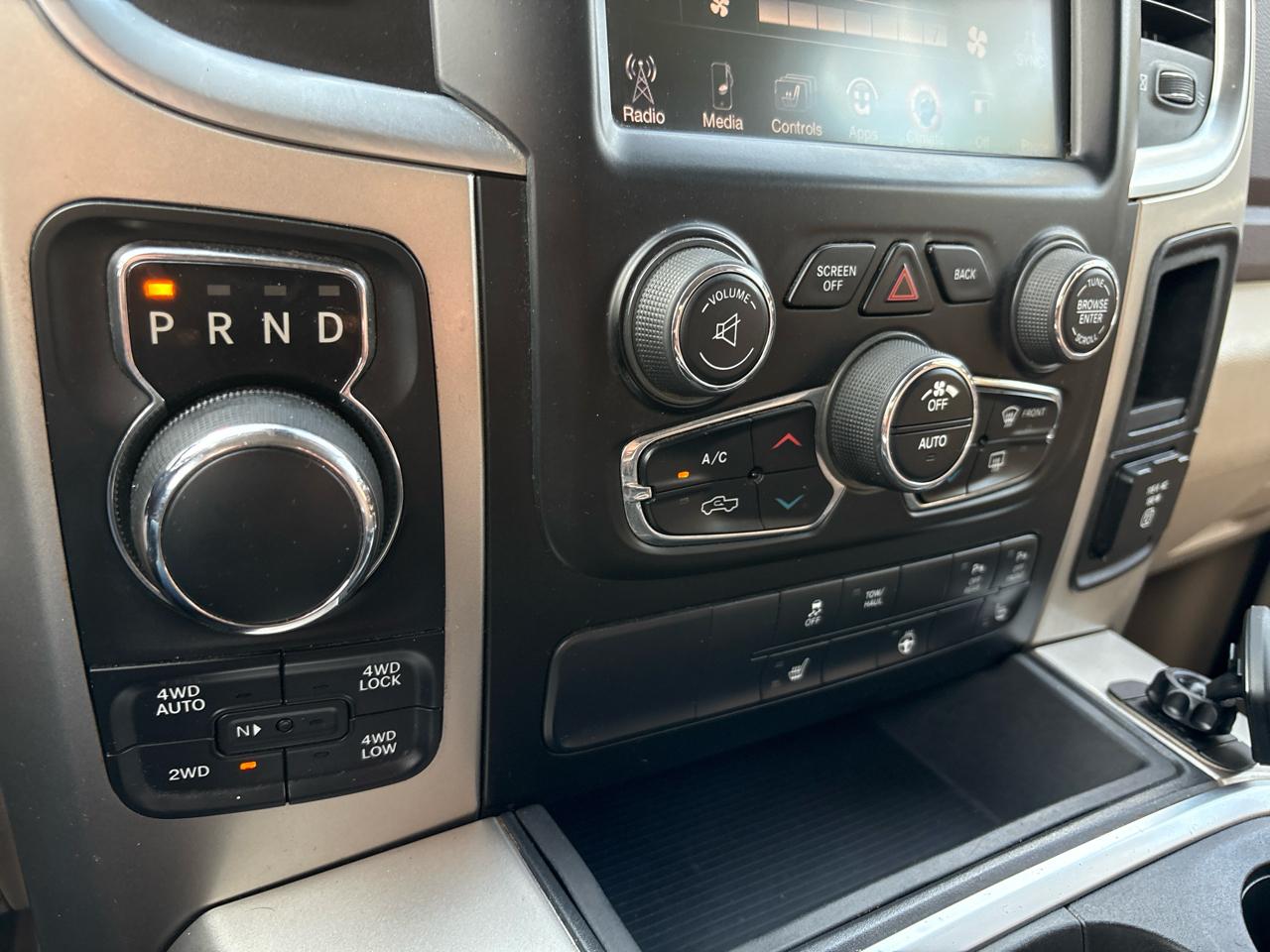 RAM 1500 4WD Crew Cab 140.5" Big Horn 2016