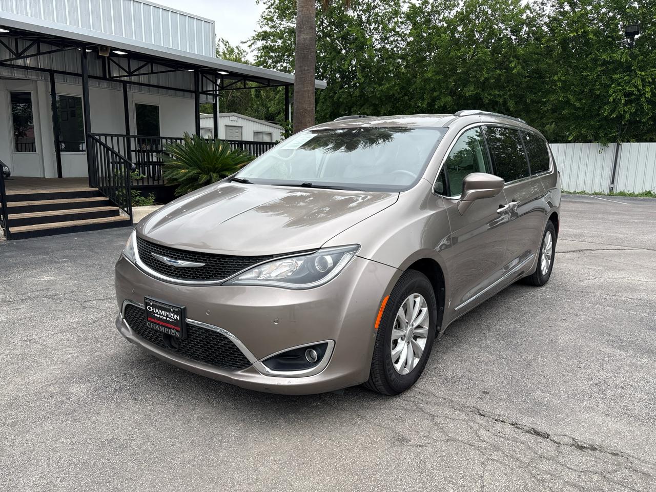 Chrysler Pacifica Touring L FWD 2018