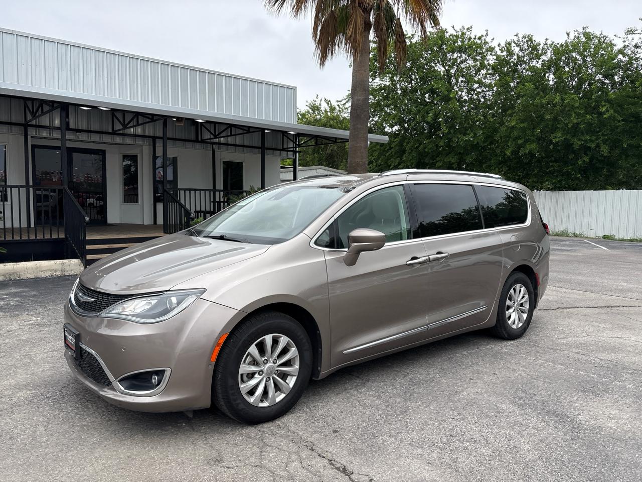 Chrysler Pacifica Touring L FWD 2018