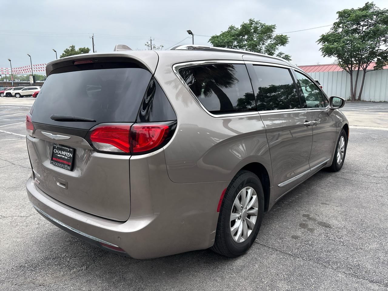 Chrysler Pacifica Touring L FWD 2018