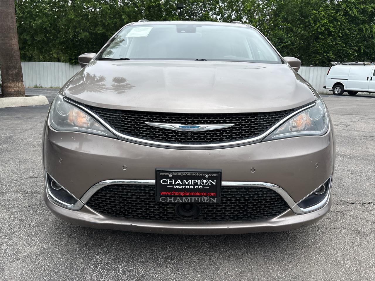 Chrysler Pacifica Touring L FWD 2018