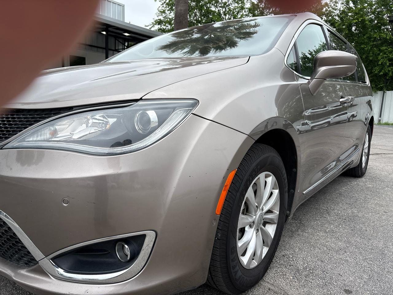 Chrysler Pacifica Touring L FWD 2018