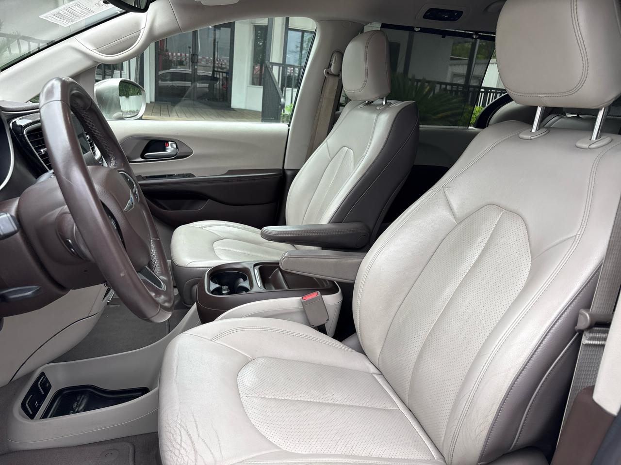 Chrysler Pacifica Touring L FWD 2018