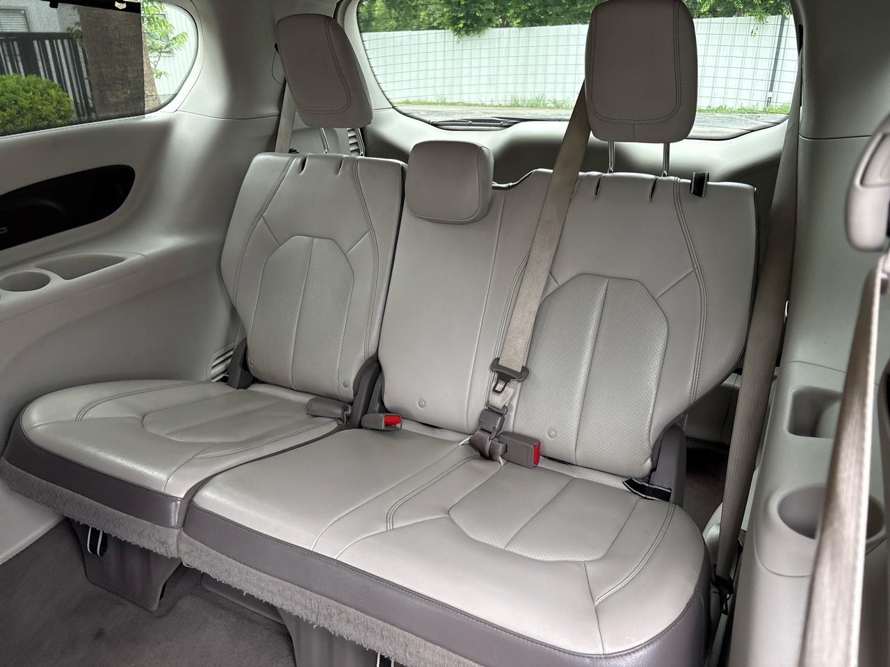 Chrysler Pacifica Touring L FWD 2018