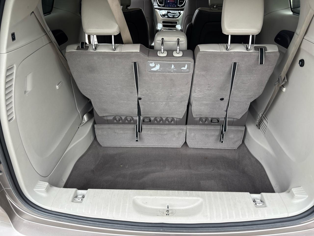 Chrysler Pacifica Touring L FWD 2018