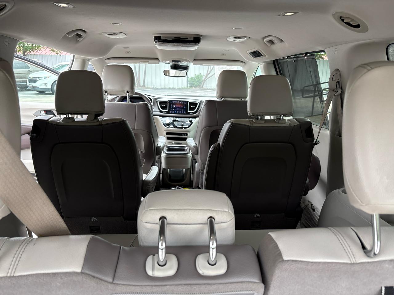 Chrysler Pacifica Touring L FWD 2018