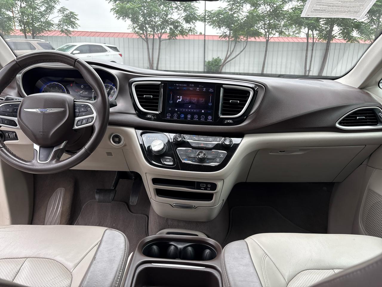 Chrysler Pacifica Touring L FWD 2018