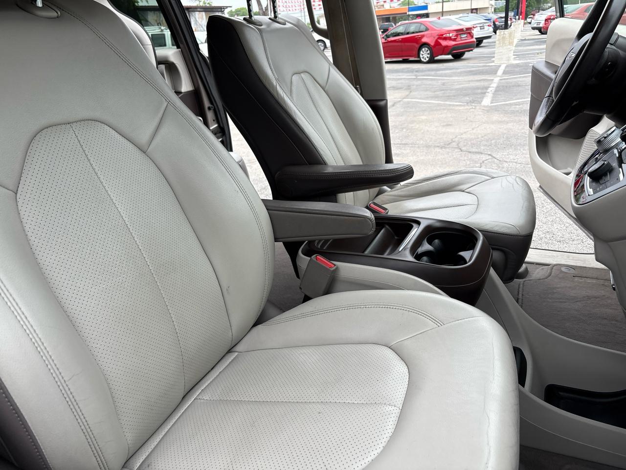 Chrysler Pacifica Touring L FWD 2018