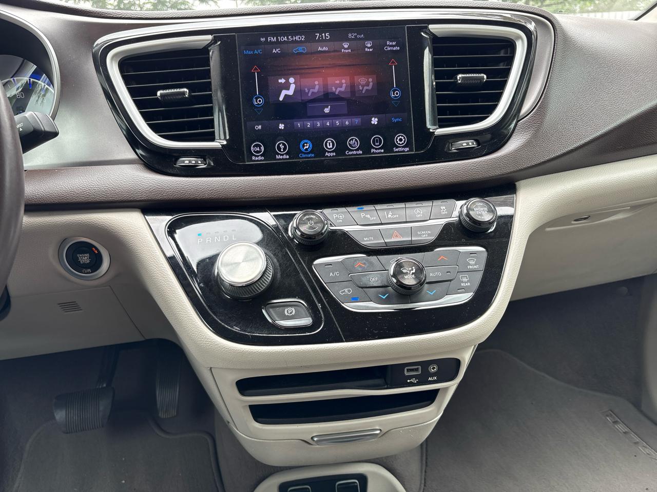 Chrysler Pacifica Touring L FWD 2018