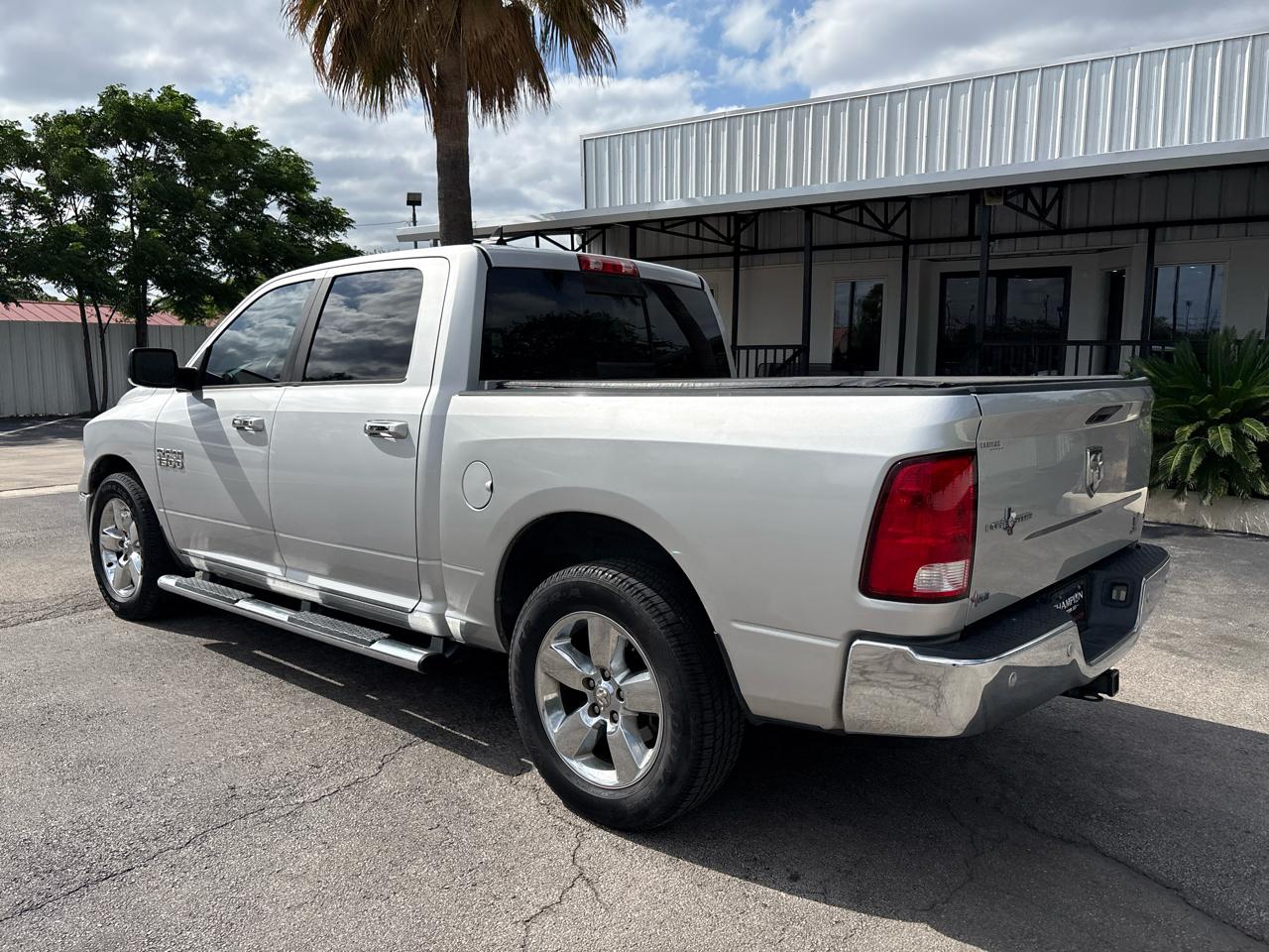 RAM 1500 2WD Crew Cab 140.5" Lone Star 2016
