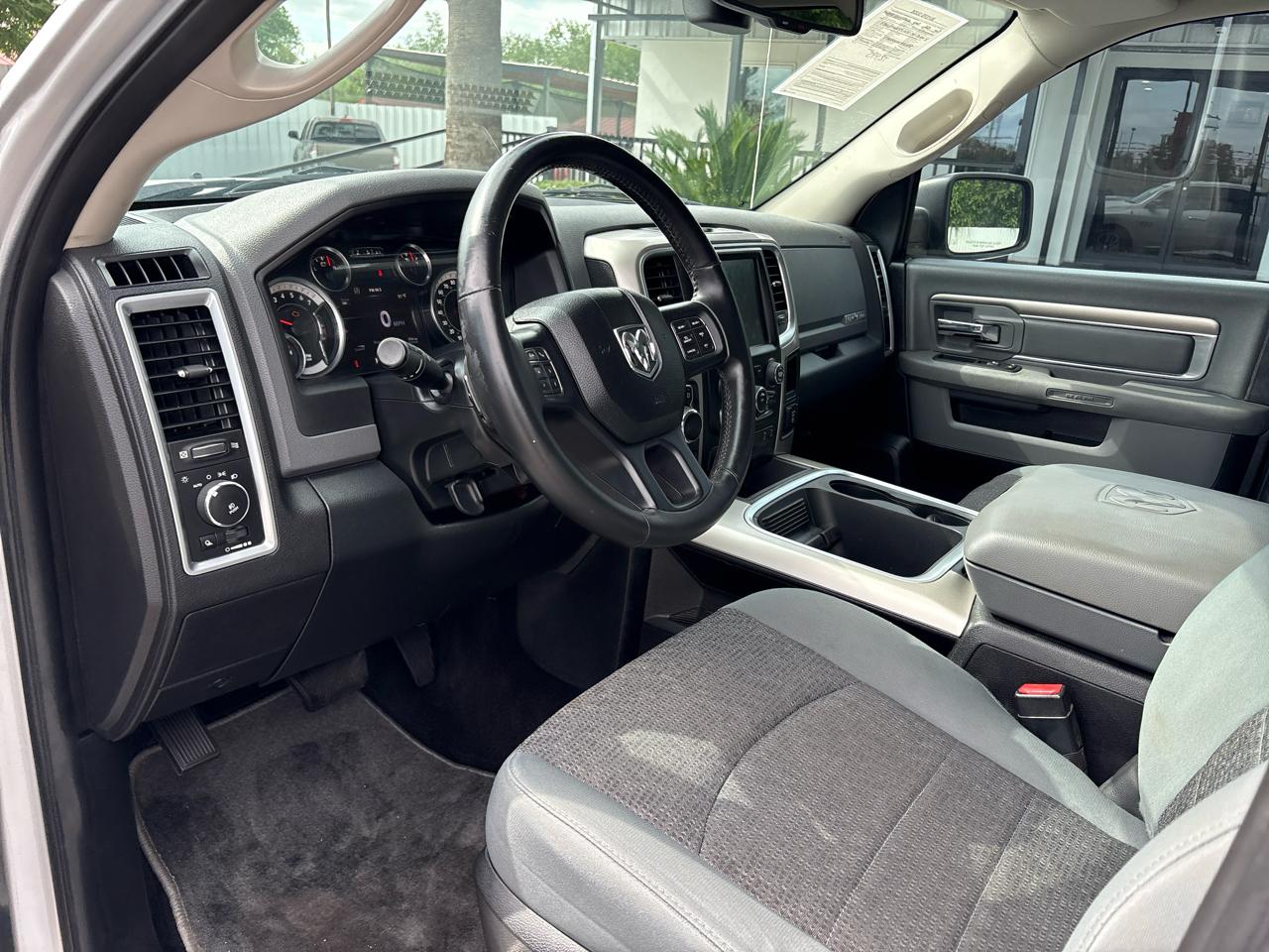 RAM 1500 2WD Crew Cab 140.5" Lone Star 2016