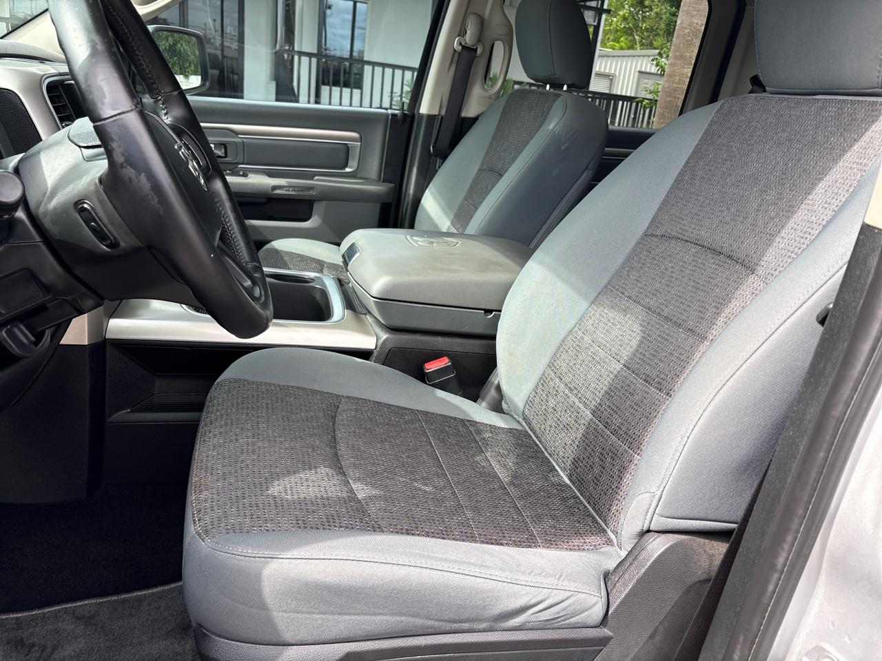 RAM 1500 2WD Crew Cab 140.5" Lone Star 2016