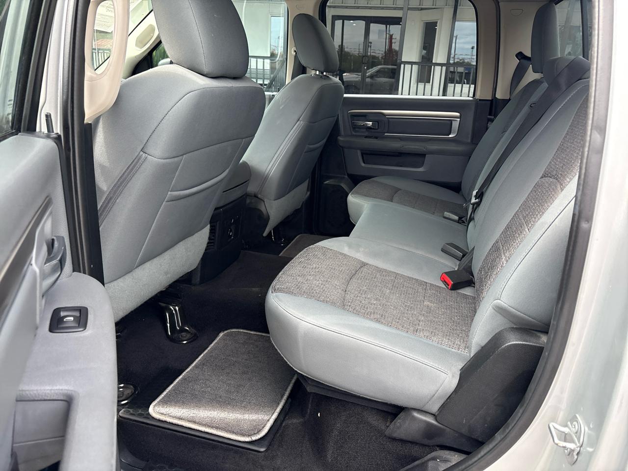 RAM 1500 2WD Crew Cab 140.5" Lone Star 2016