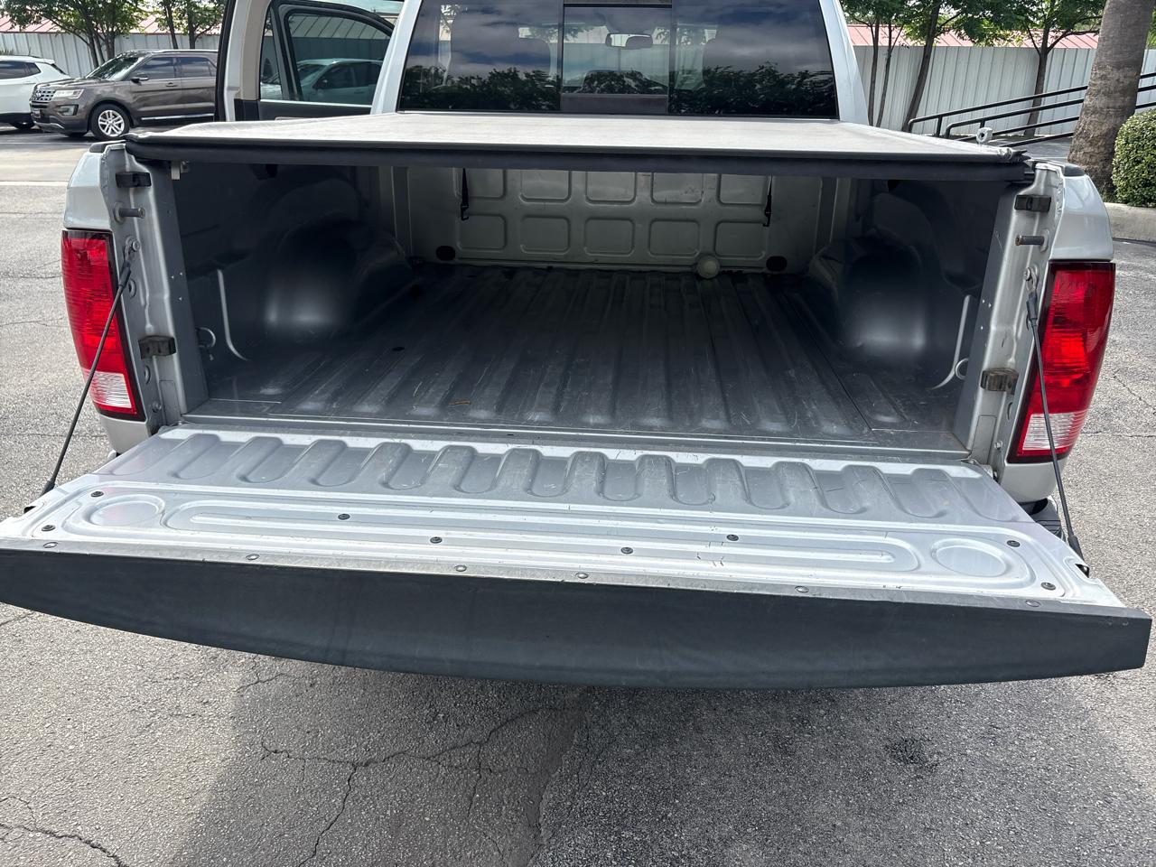 RAM 1500 2WD Crew Cab 140.5" Lone Star 2016
