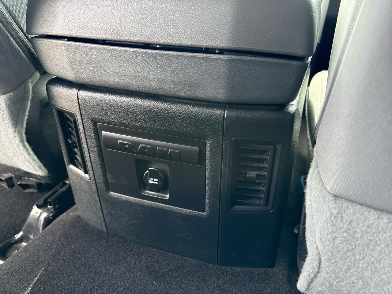 RAM 1500 2WD Crew Cab 140.5" Lone Star 2016