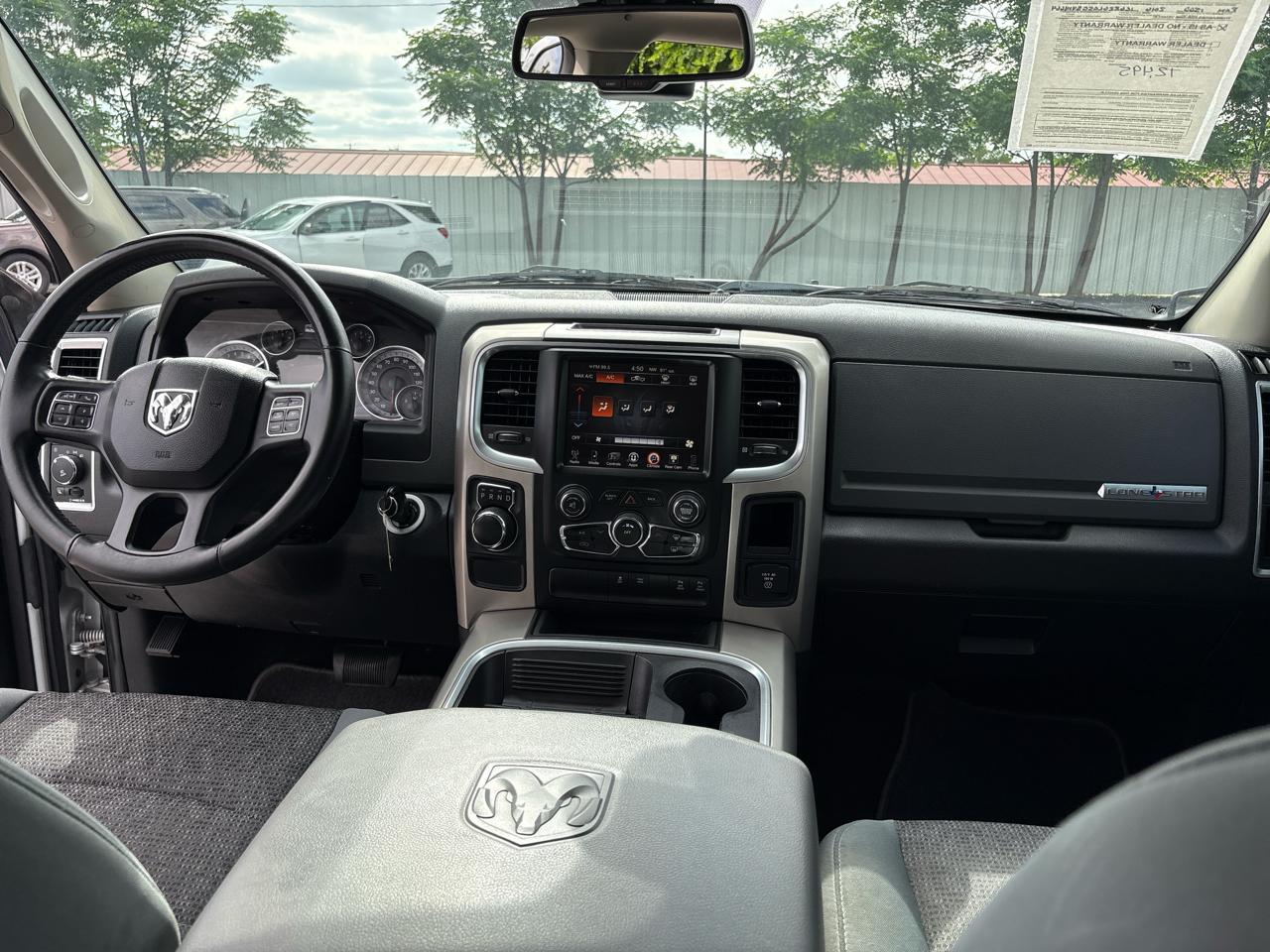 RAM 1500 2WD Crew Cab 140.5" Lone Star 2016