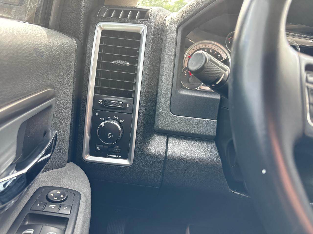 RAM 1500 2WD Crew Cab 140.5" Lone Star 2016