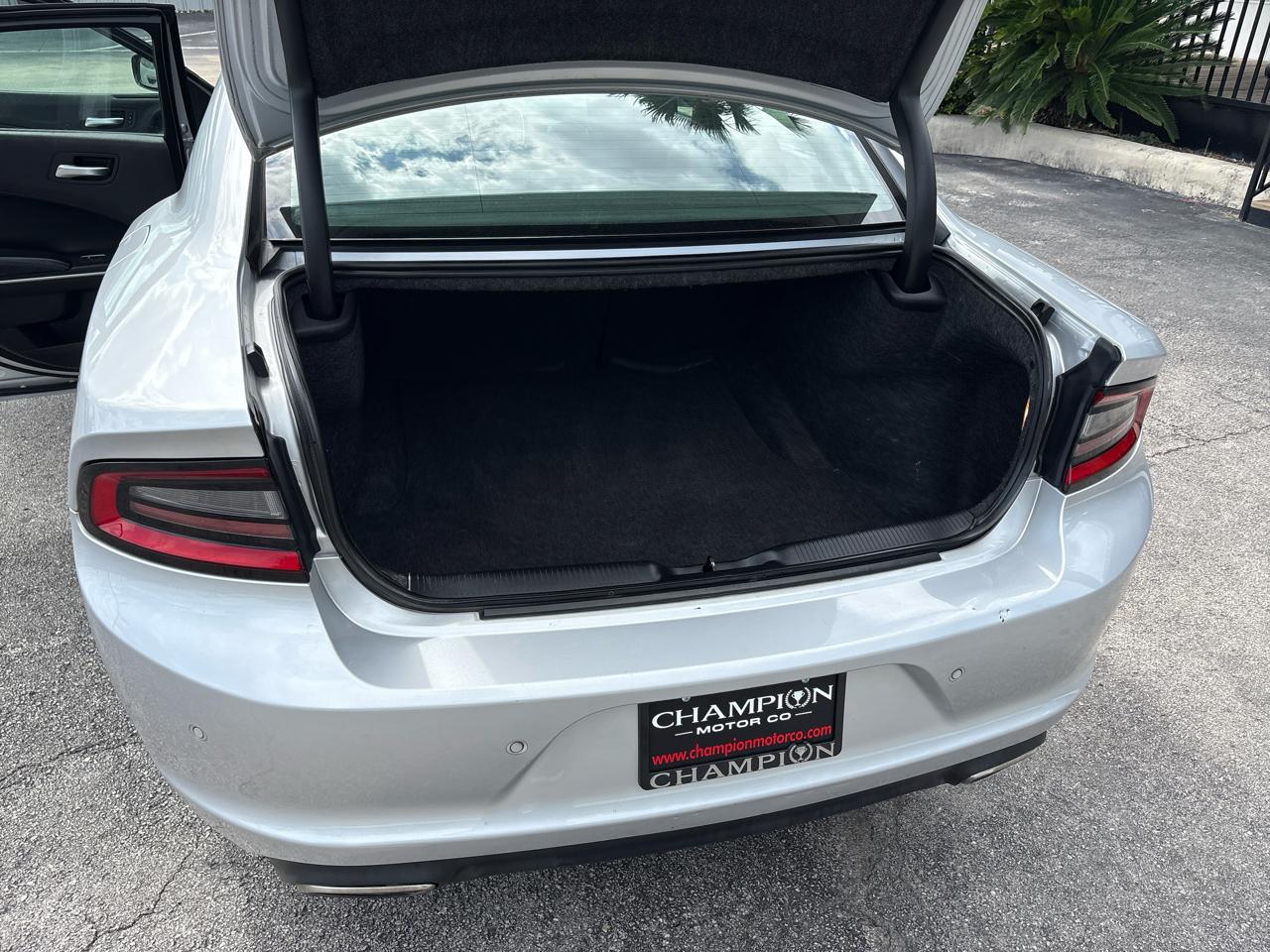 Dodge Charger SXT RWD 2020