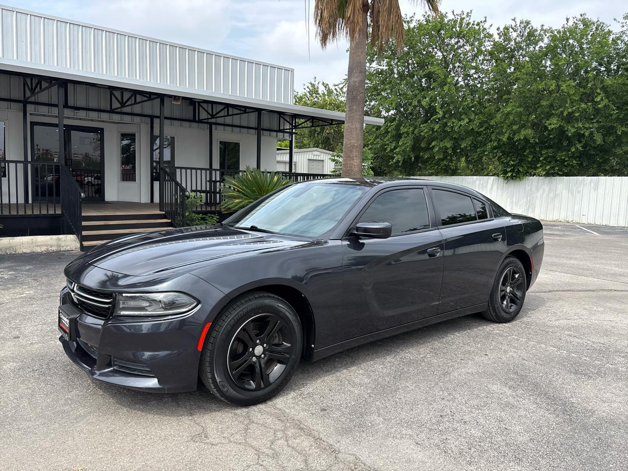 Dodge Charger 4dr Sdn SE RWD 2016