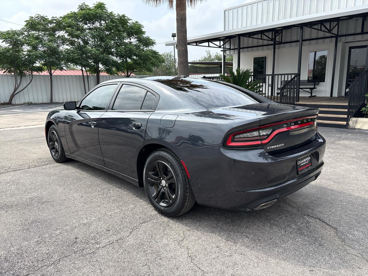 Dodge Charger 4dr Sdn SE RWD 2016