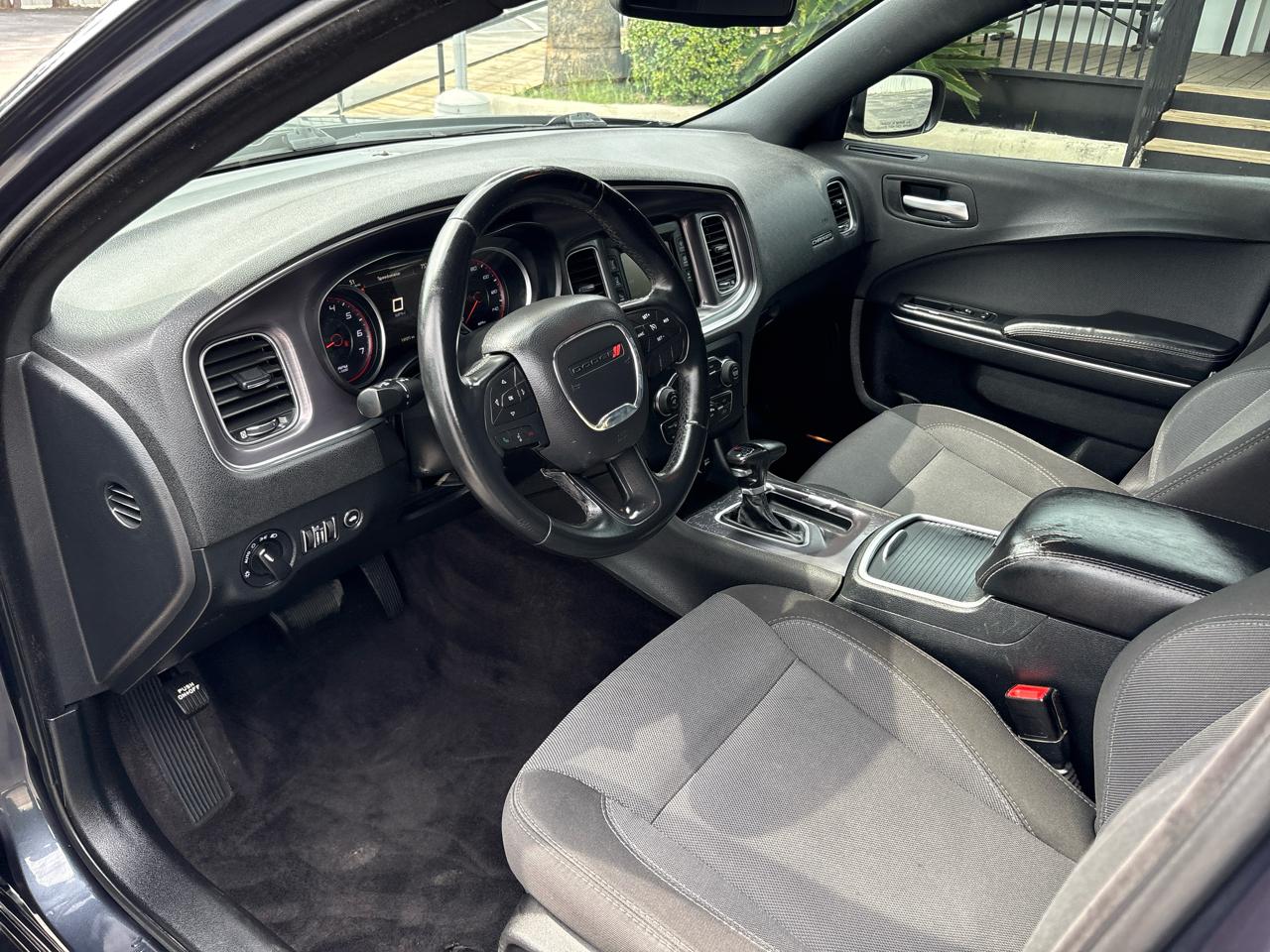 Dodge Charger 4dr Sdn SE RWD 2016
