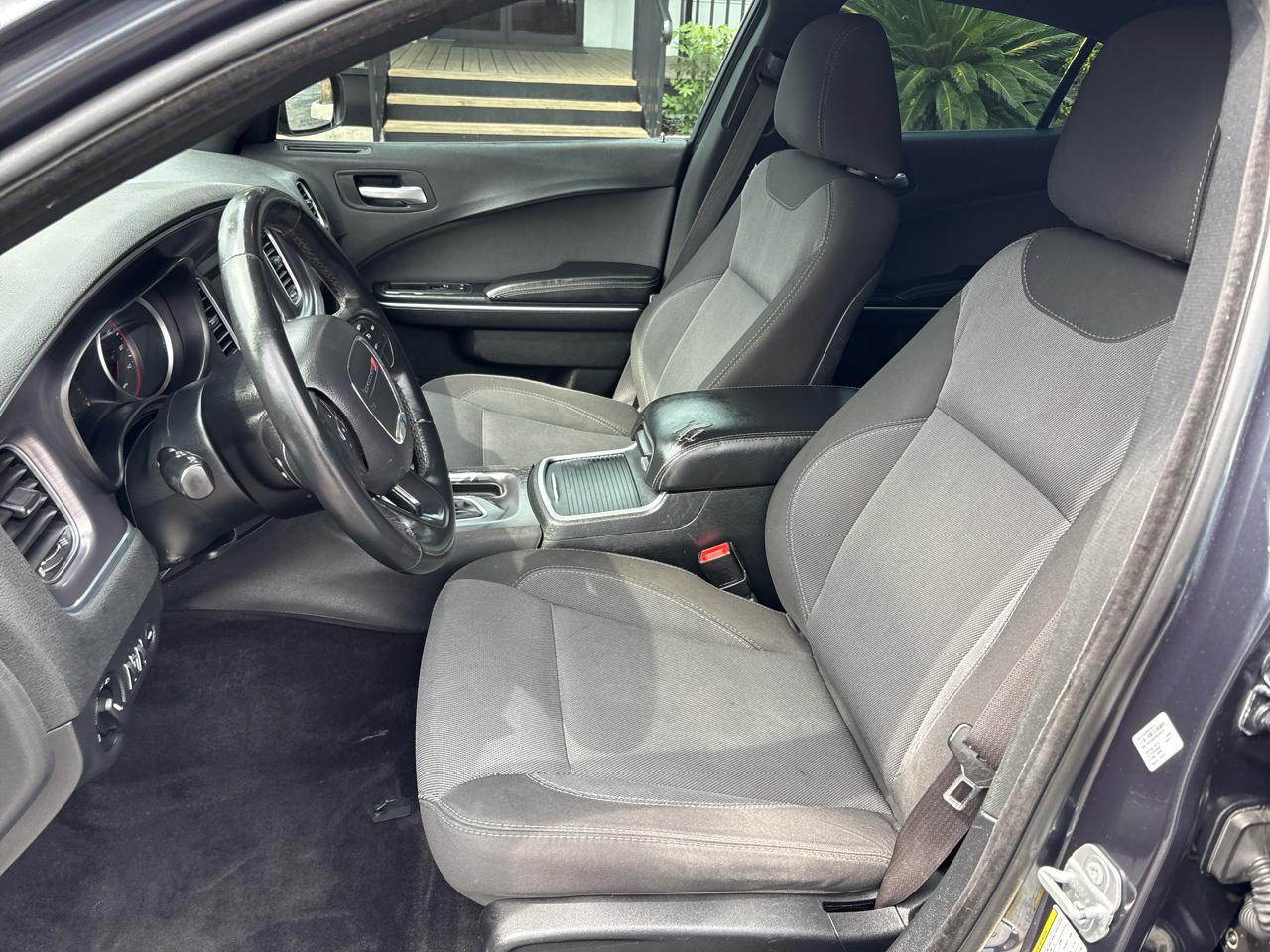Dodge Charger 4dr Sdn SE RWD 2016