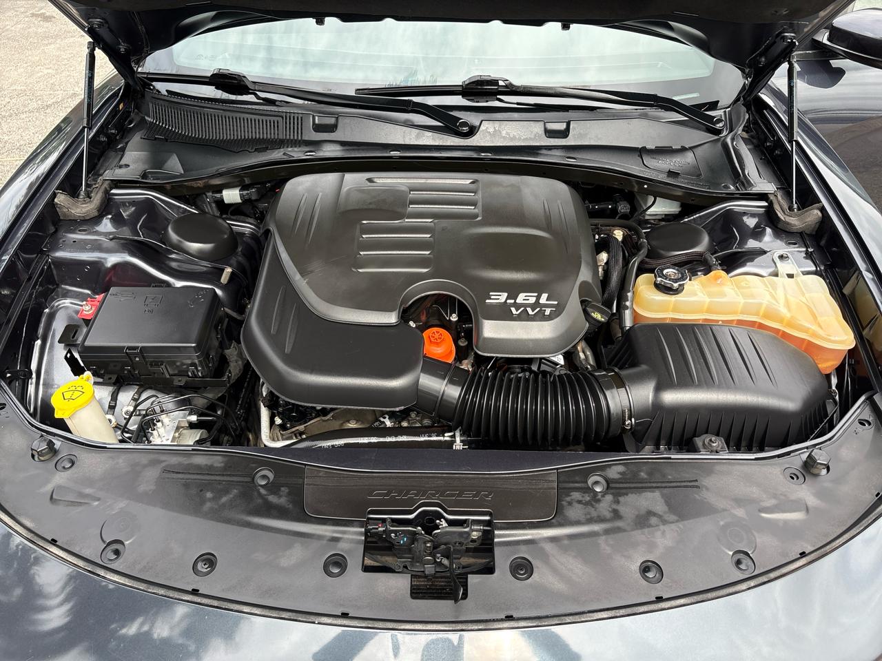 Dodge Charger 4dr Sdn SE RWD 2016