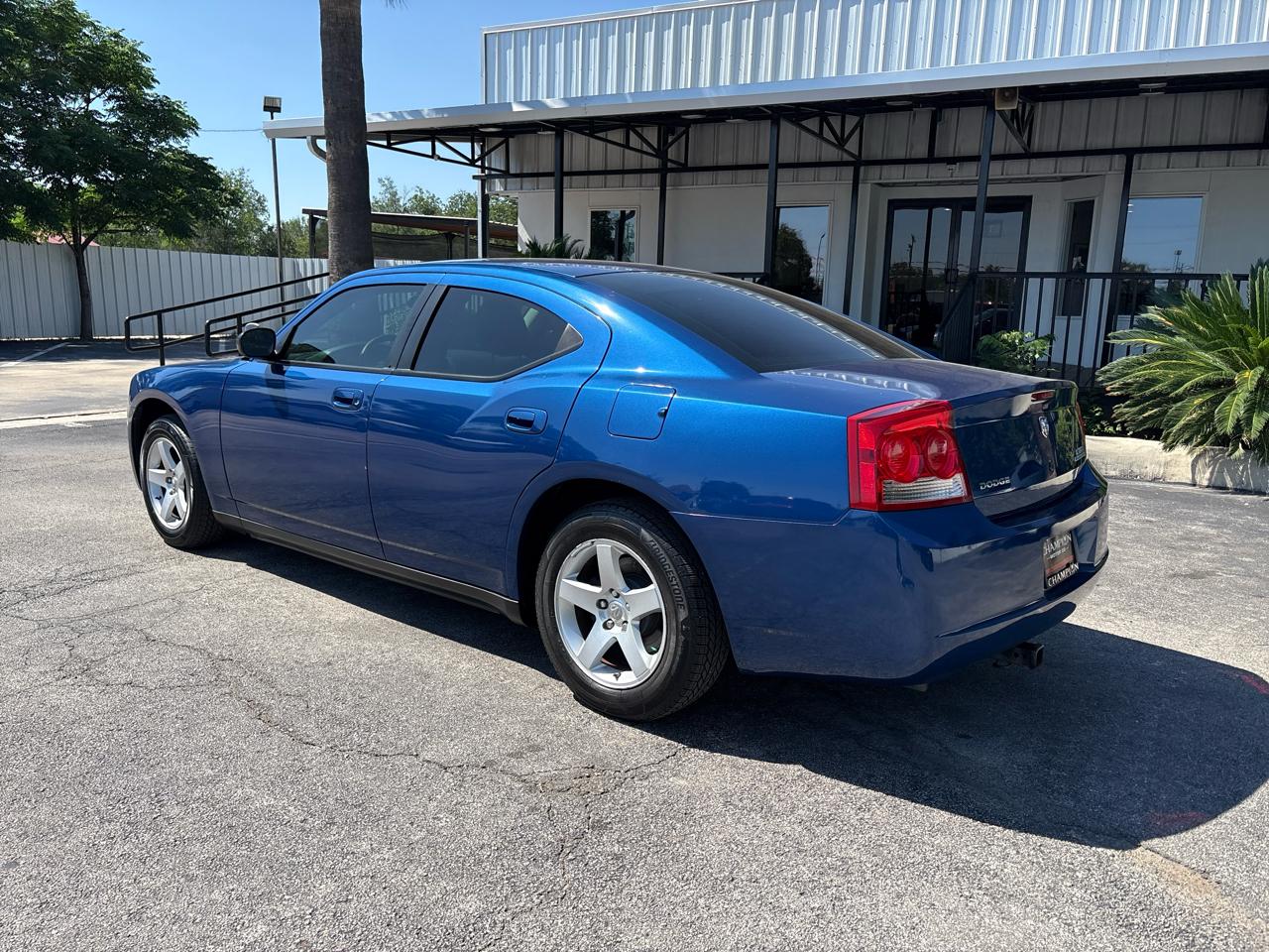 Dodge Charger 4dr Sdn SE RWD 2009