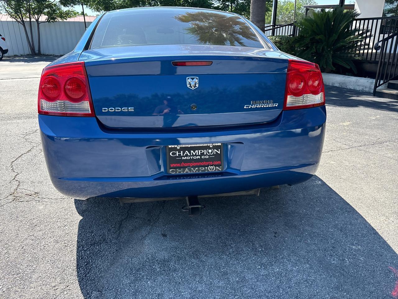 Dodge Charger 4dr Sdn SE RWD 2009