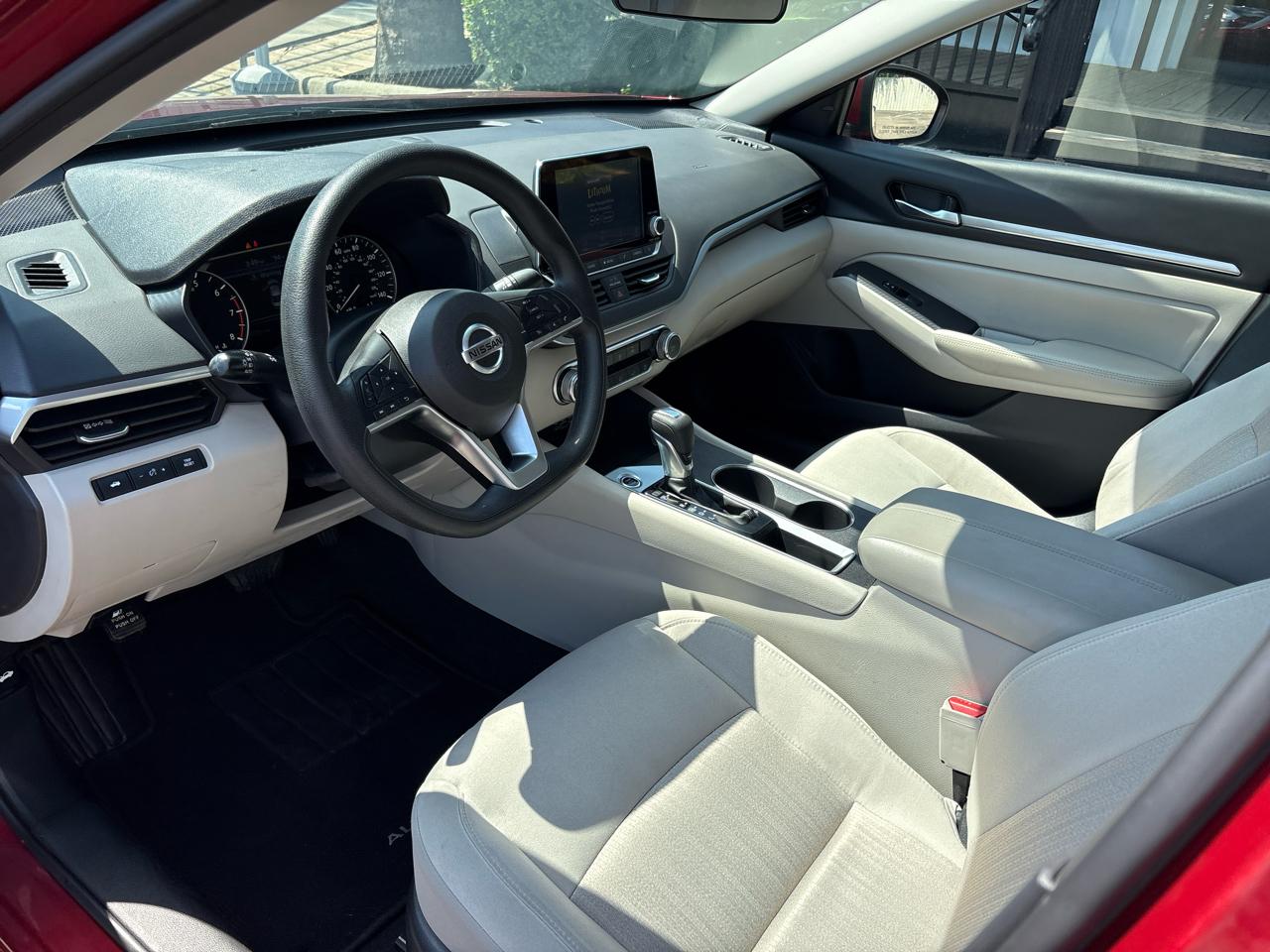 Nissan Altima 2.5 SV Sedan 2022