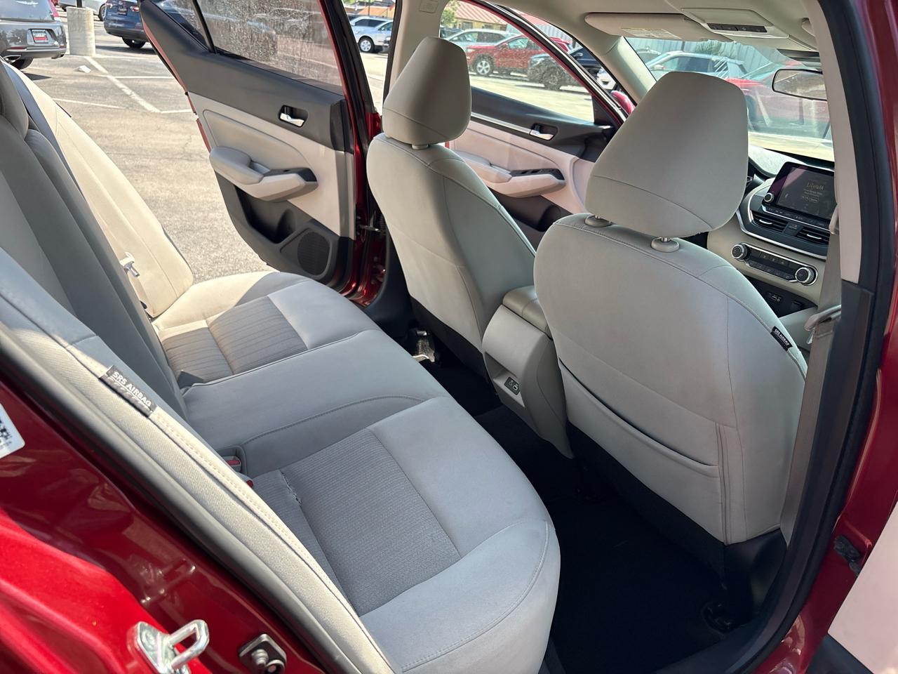 Nissan Altima 2.5 SV Sedan 2022