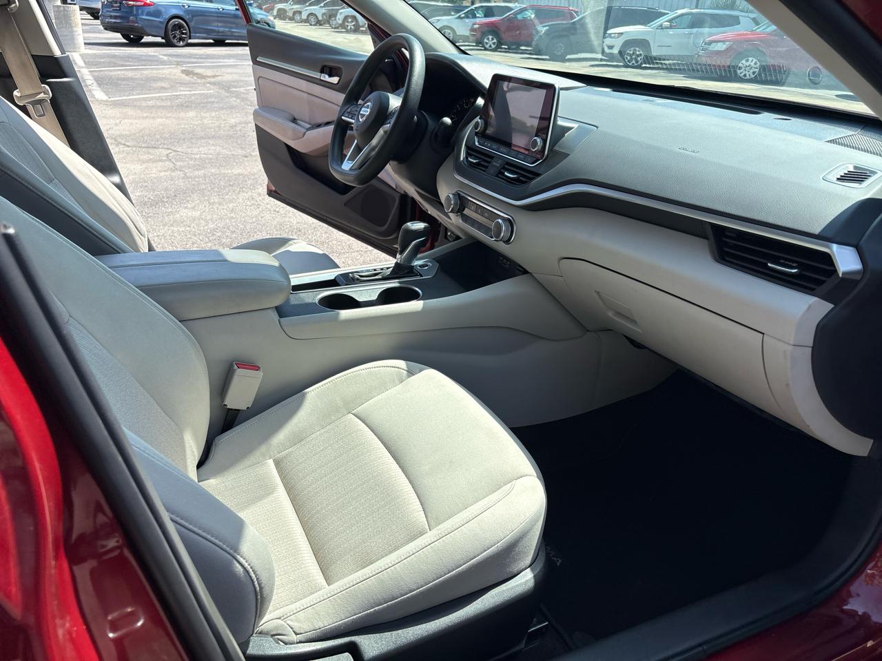 Nissan Altima 2.5 SV Sedan 2022