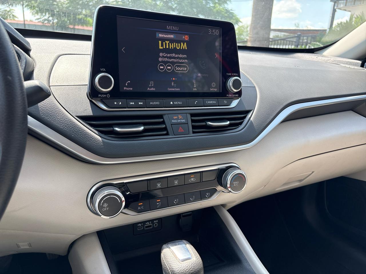 Nissan Altima 2.5 SV Sedan 2022