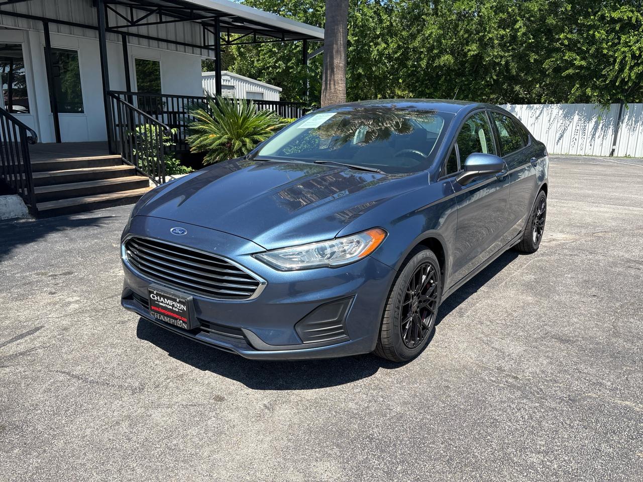 Ford Fusion S FWD 2019