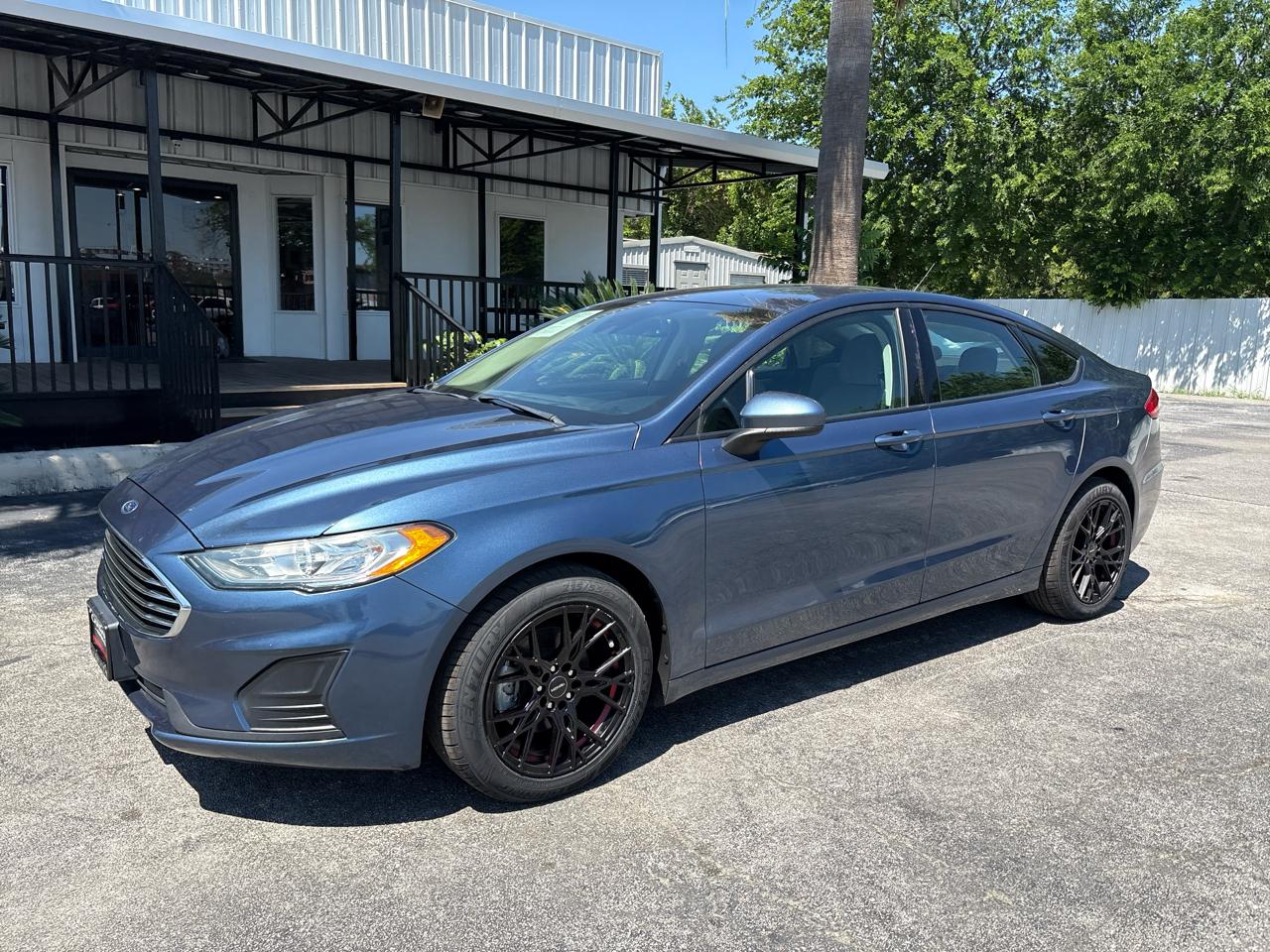 Ford Fusion S FWD 2019