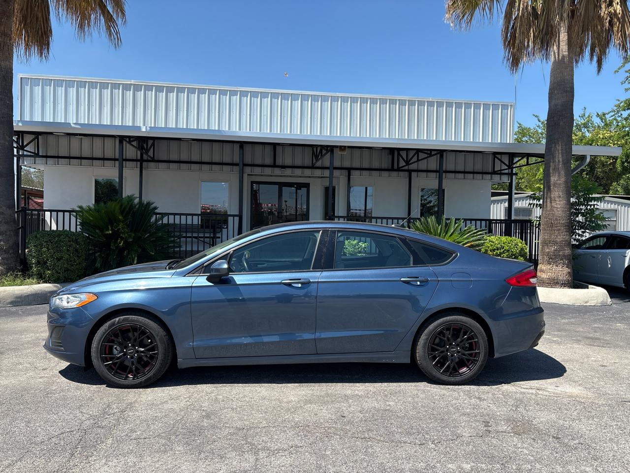 Ford Fusion S FWD 2019