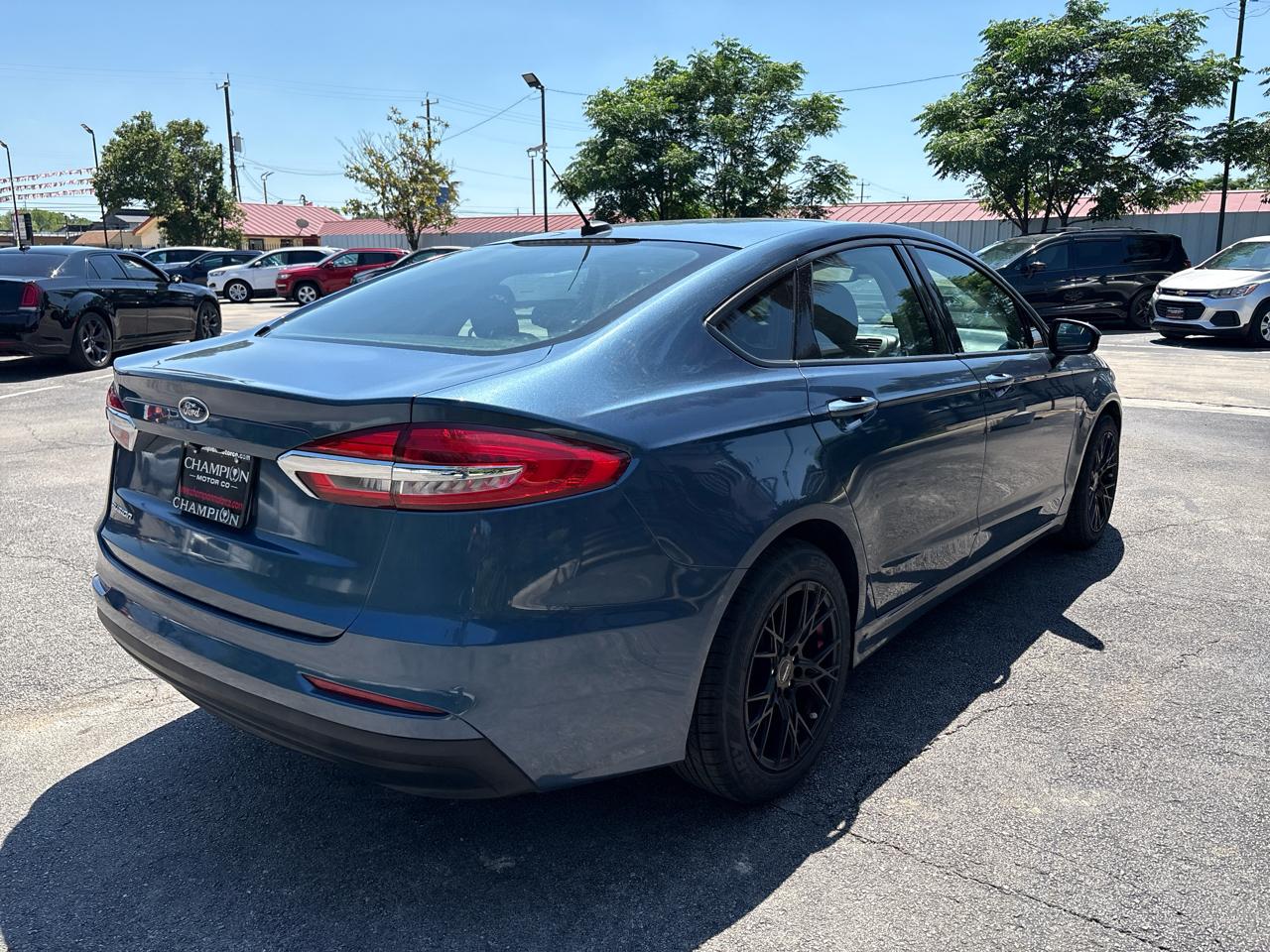 Ford Fusion S FWD 2019