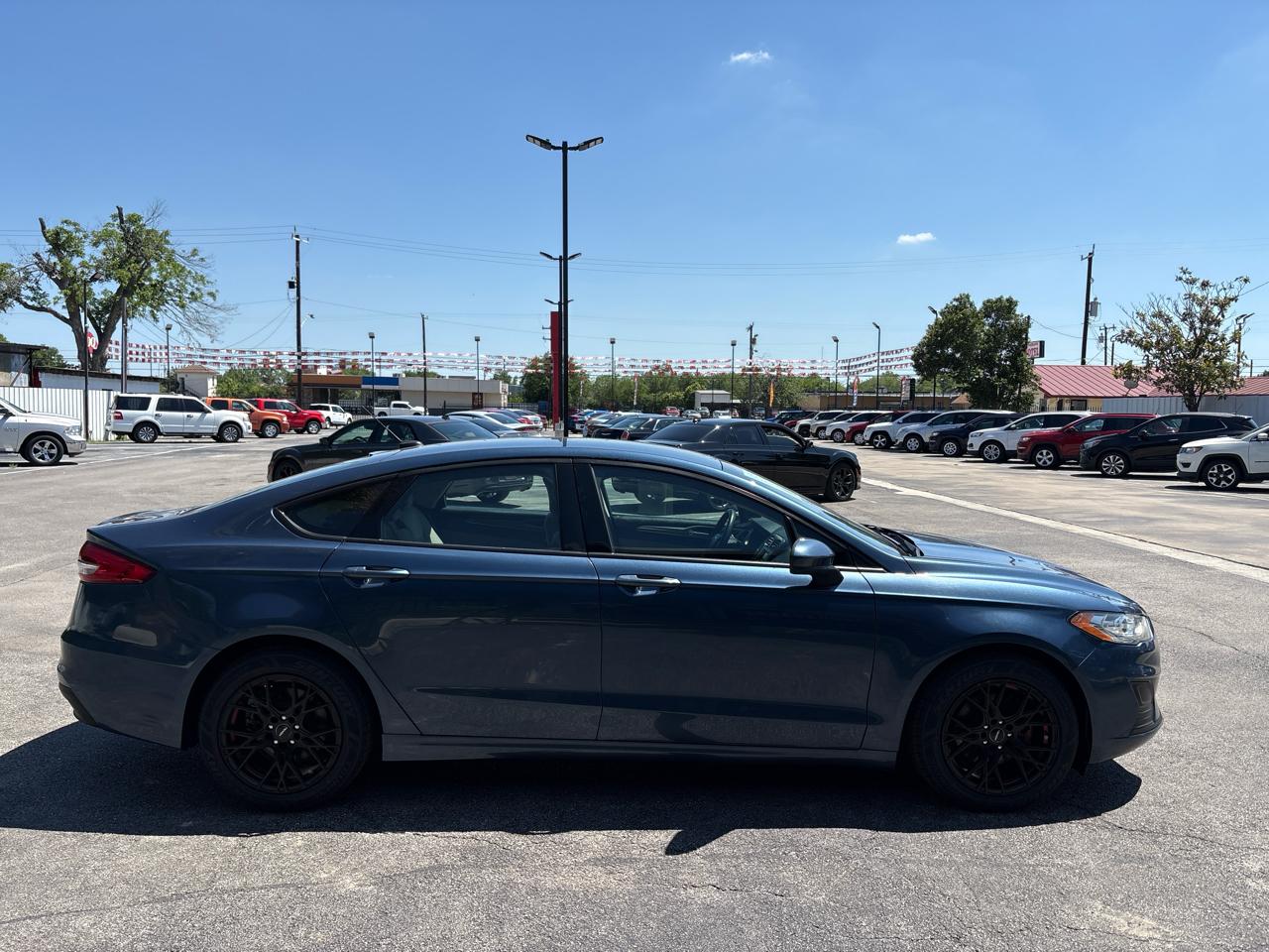 Ford Fusion S FWD 2019