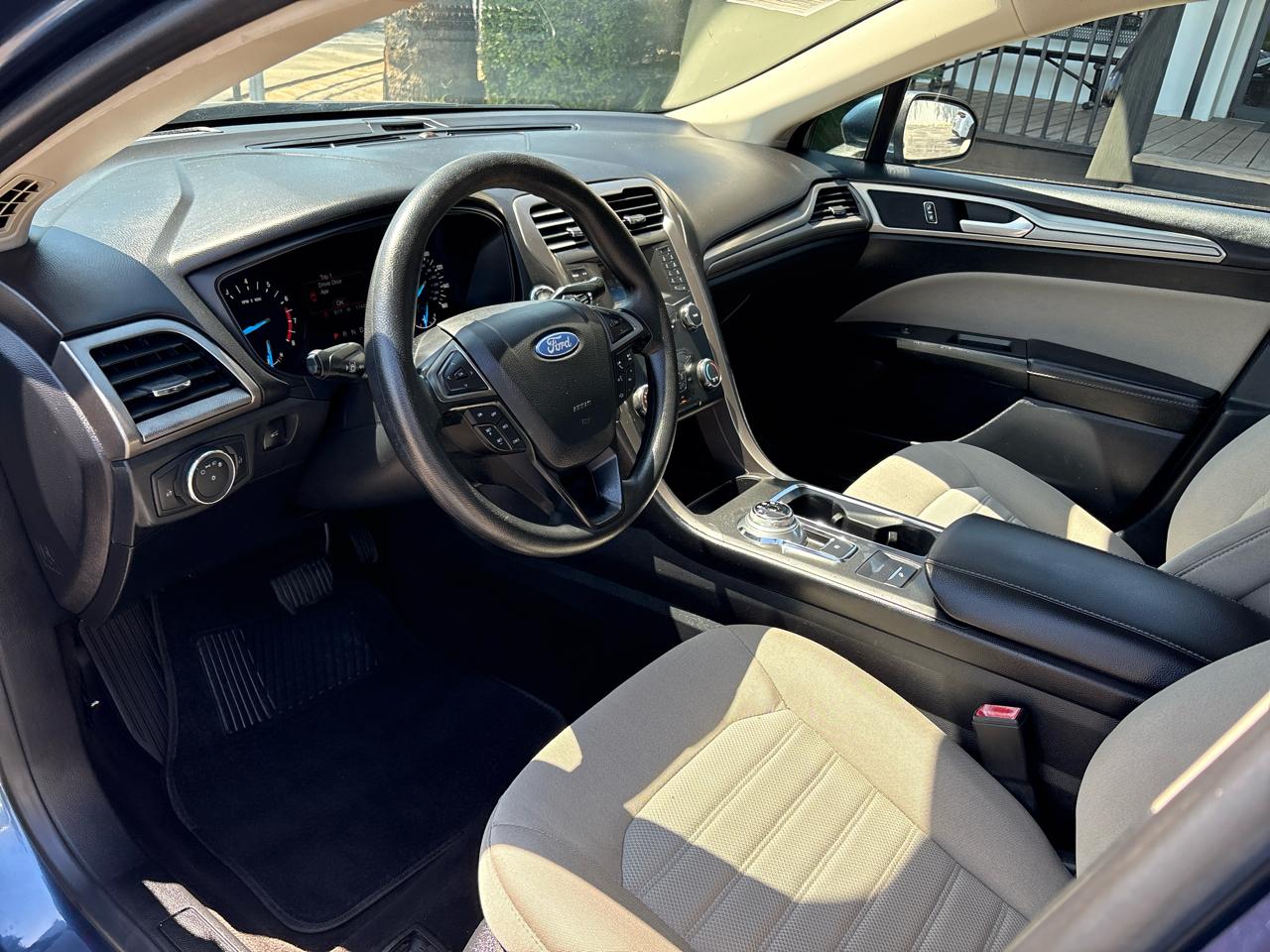 Ford Fusion S FWD 2019