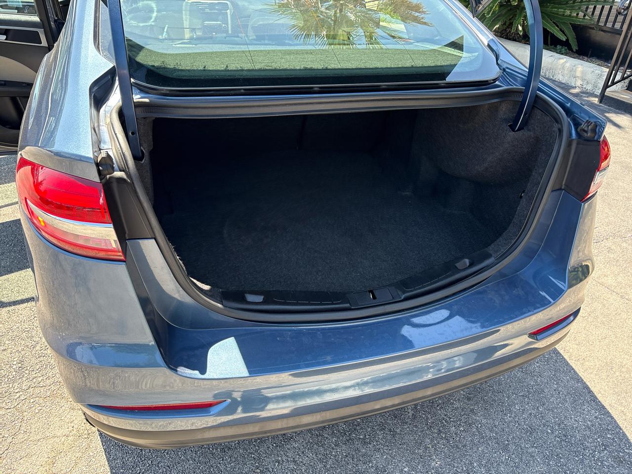 Ford Fusion S FWD 2019