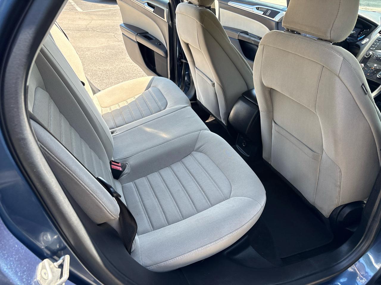 Ford Fusion S FWD 2019