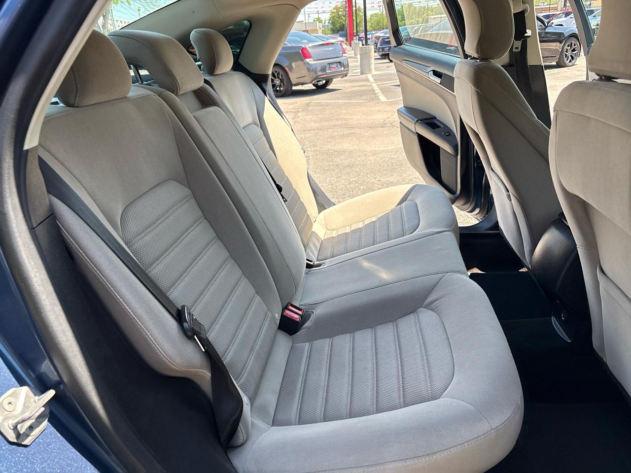 Ford Fusion S FWD 2019
