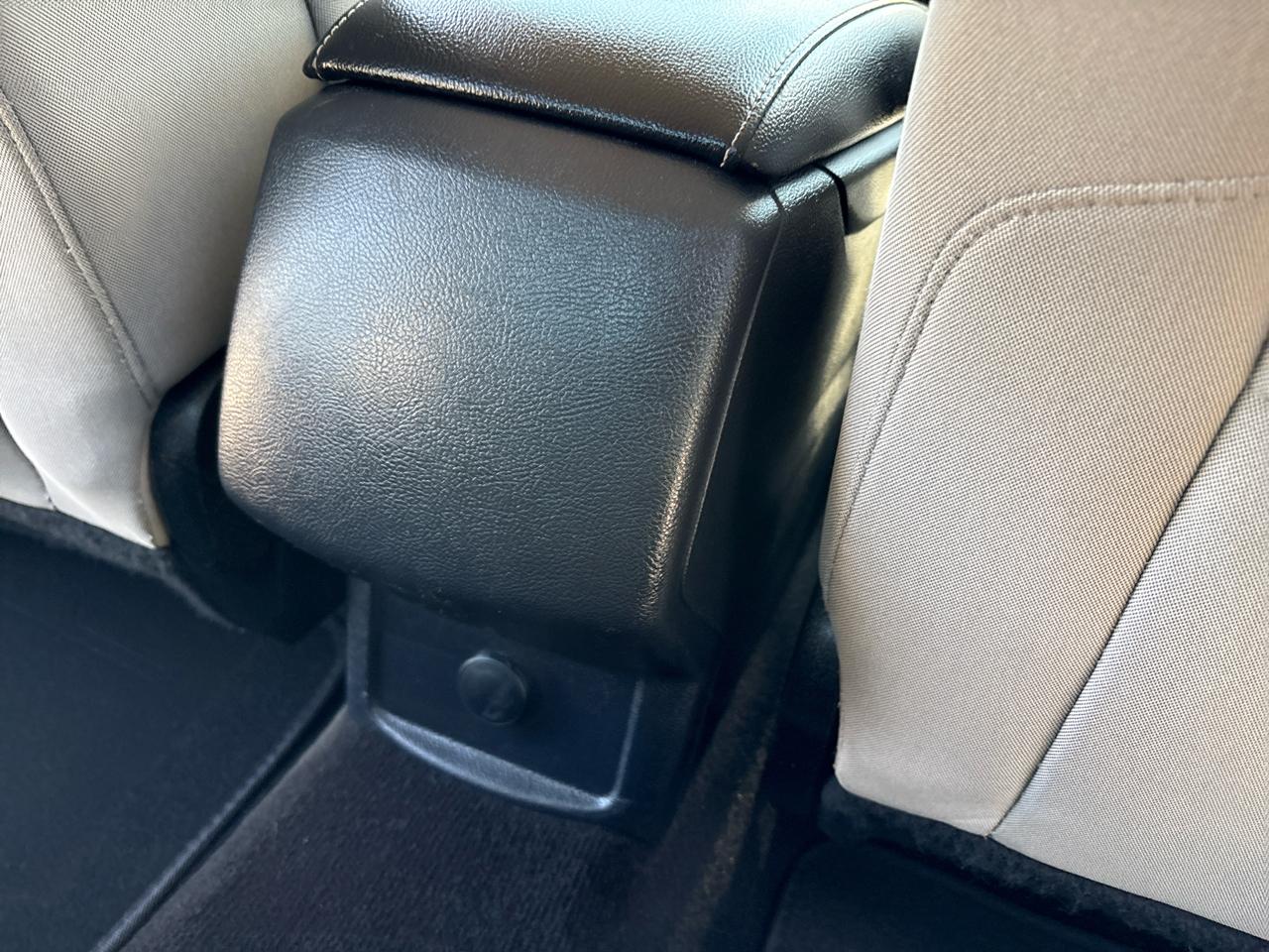 Ford Fusion S FWD 2019