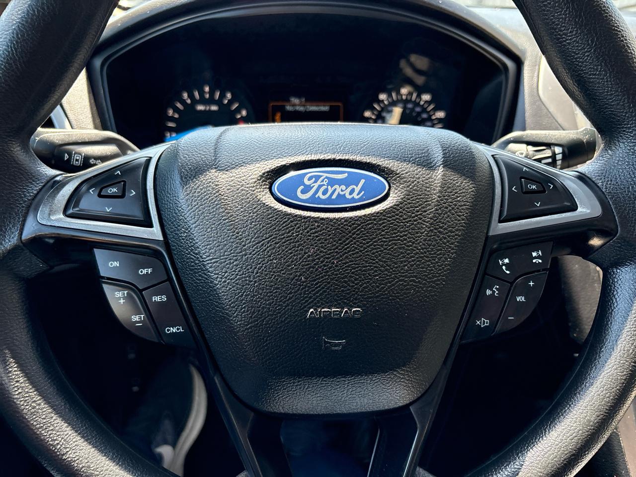 Ford Fusion S FWD 2019
