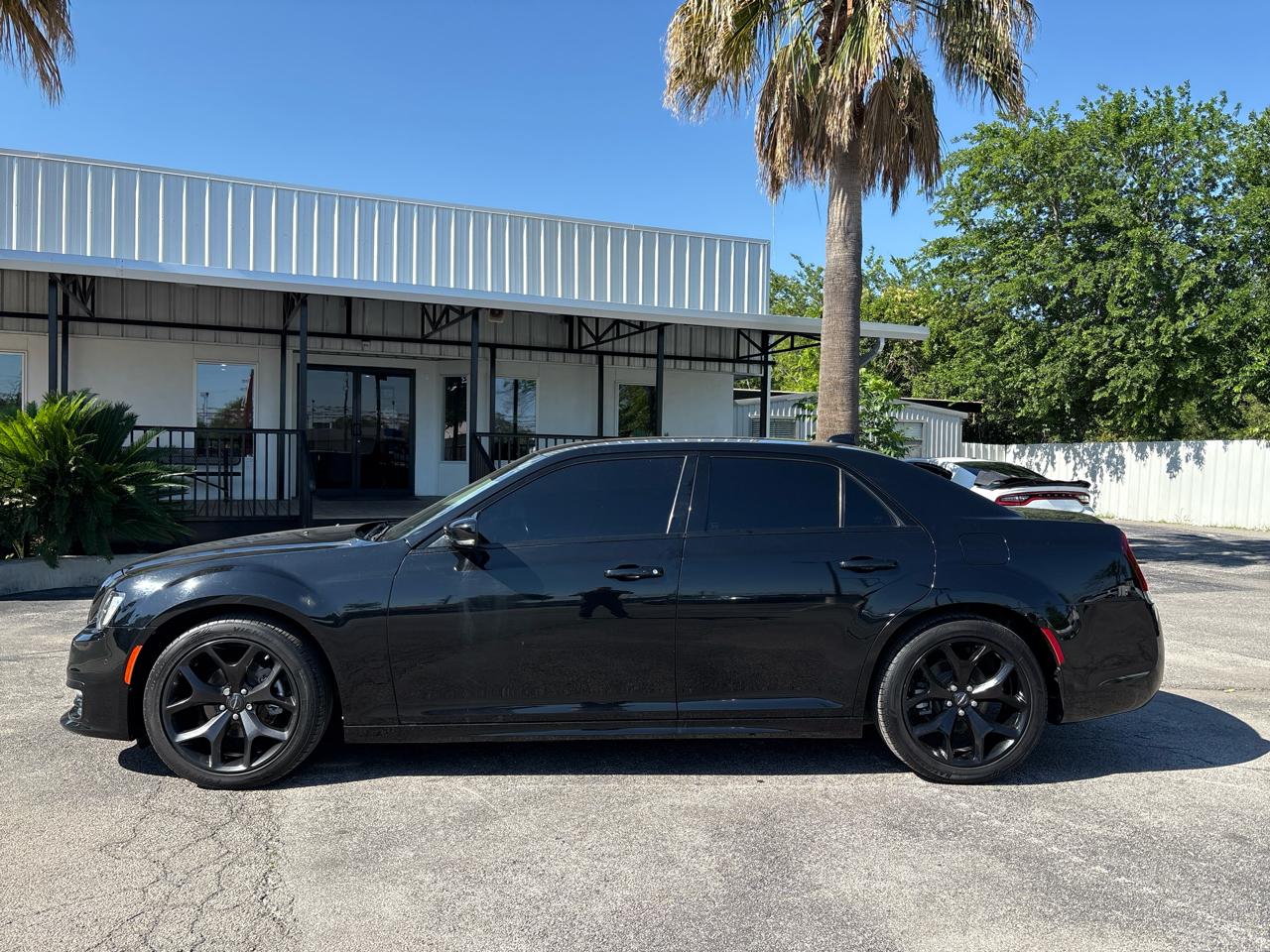 Chrysler 300 Touring L RWD 2022
