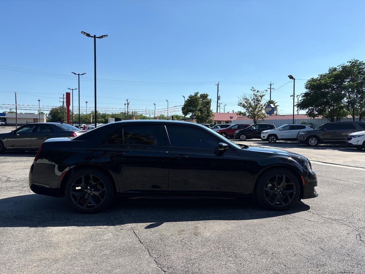 Chrysler 300 Touring L RWD 2022