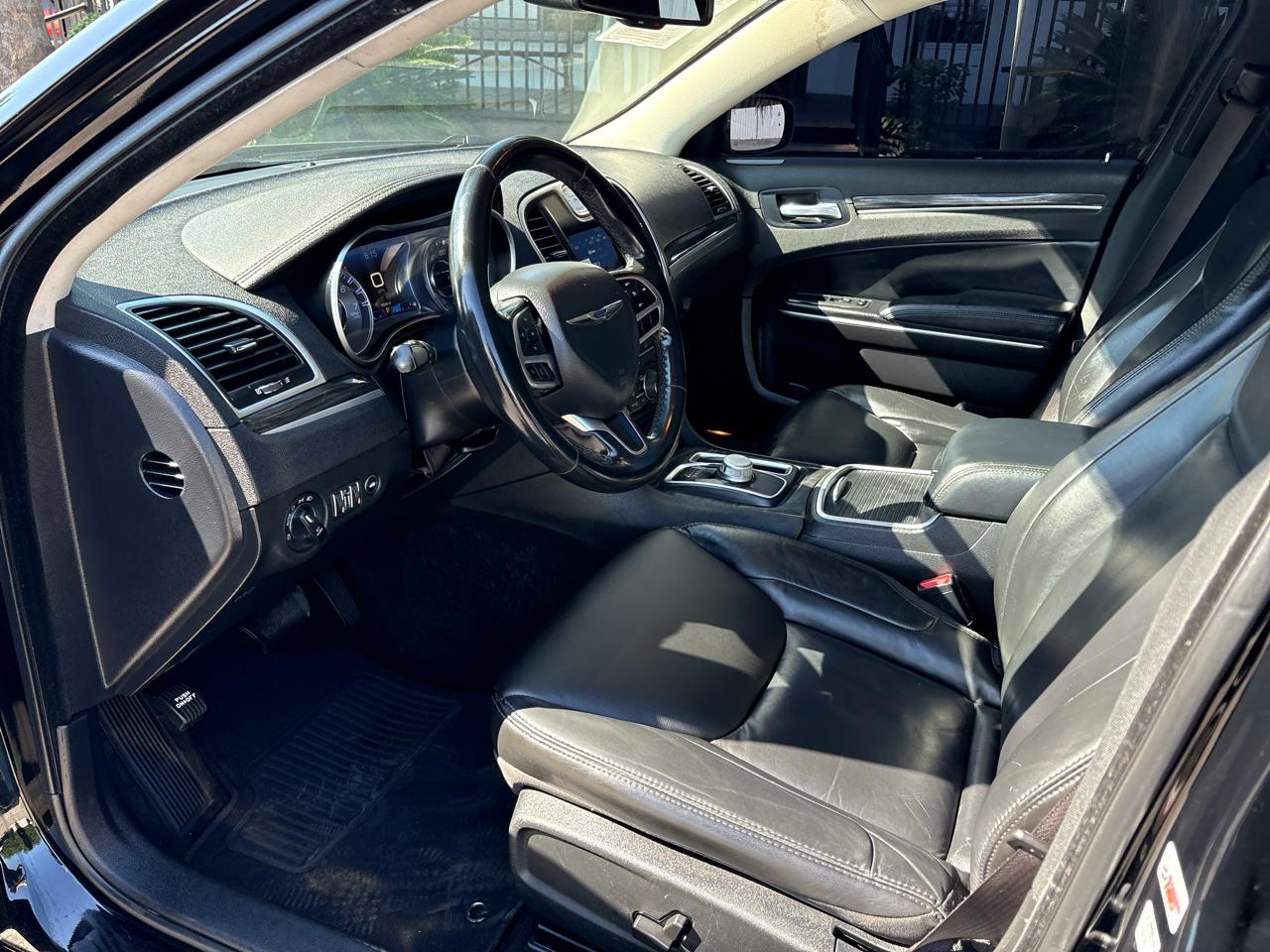 Chrysler 300 Touring L RWD 2022