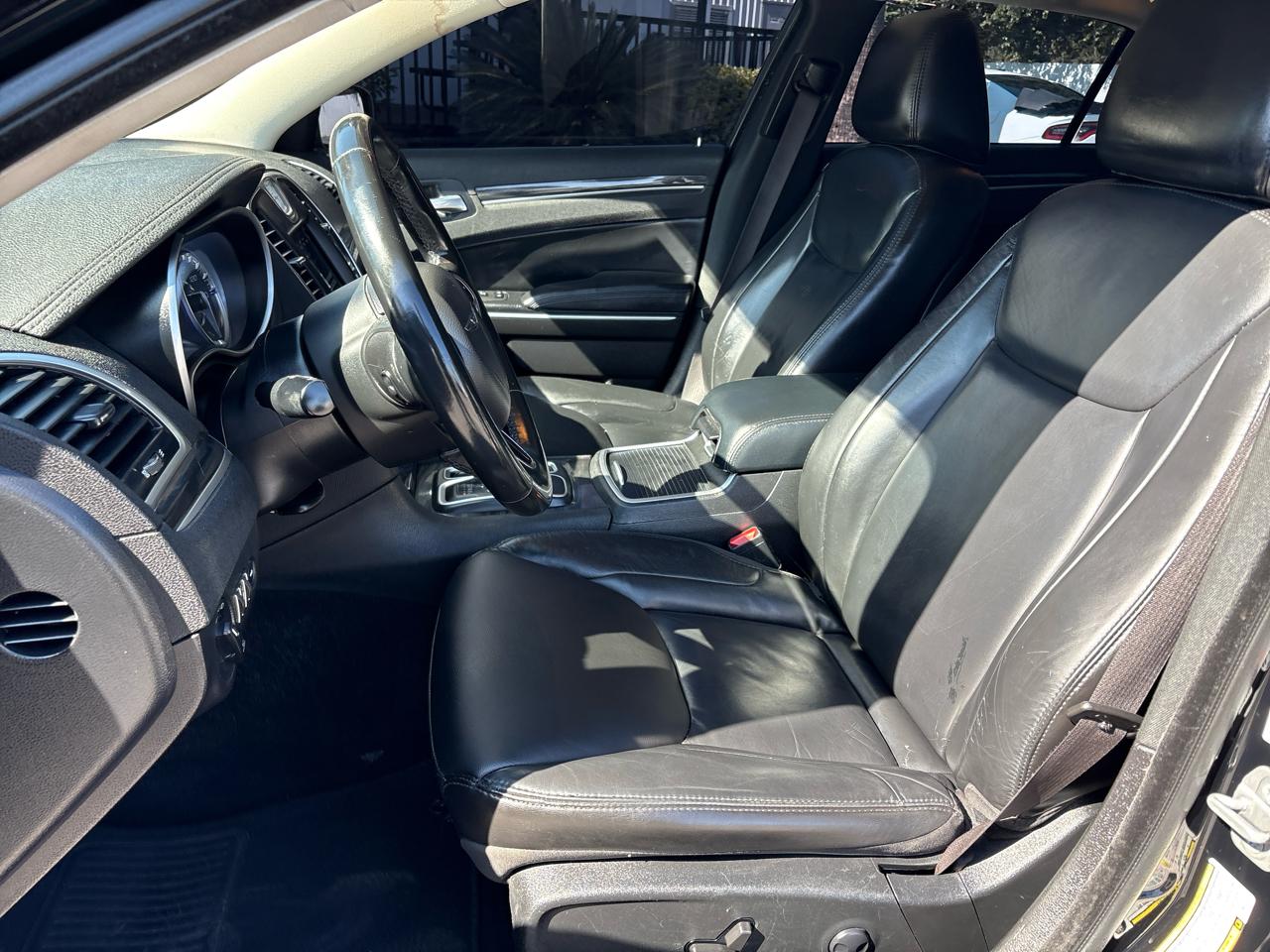 Chrysler 300 Touring L RWD 2022